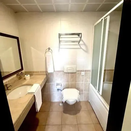 Sunset Apartment *